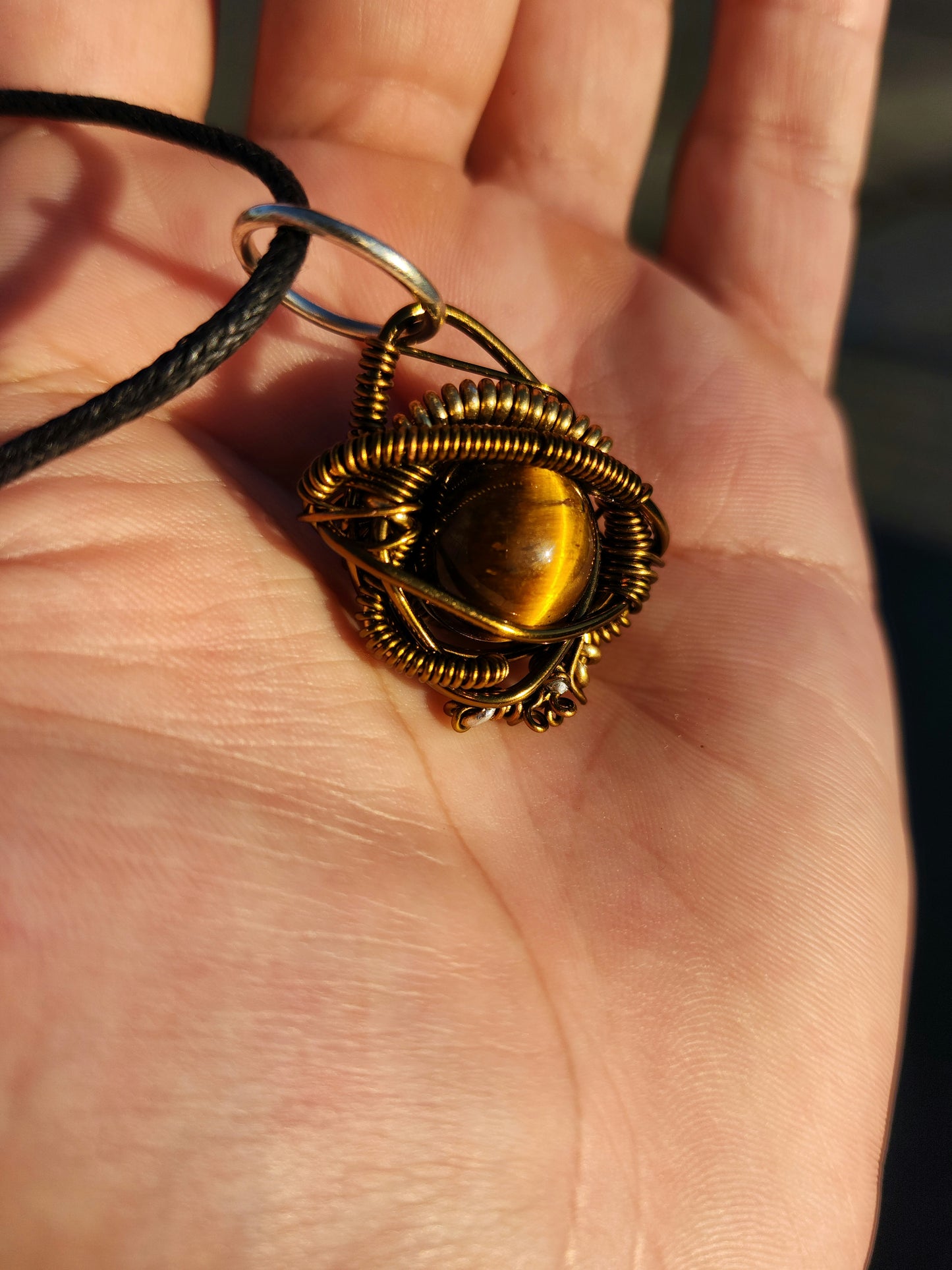 Primordial Vision. Golden Tigers necklace. Made by Eyesthatburnthemind.