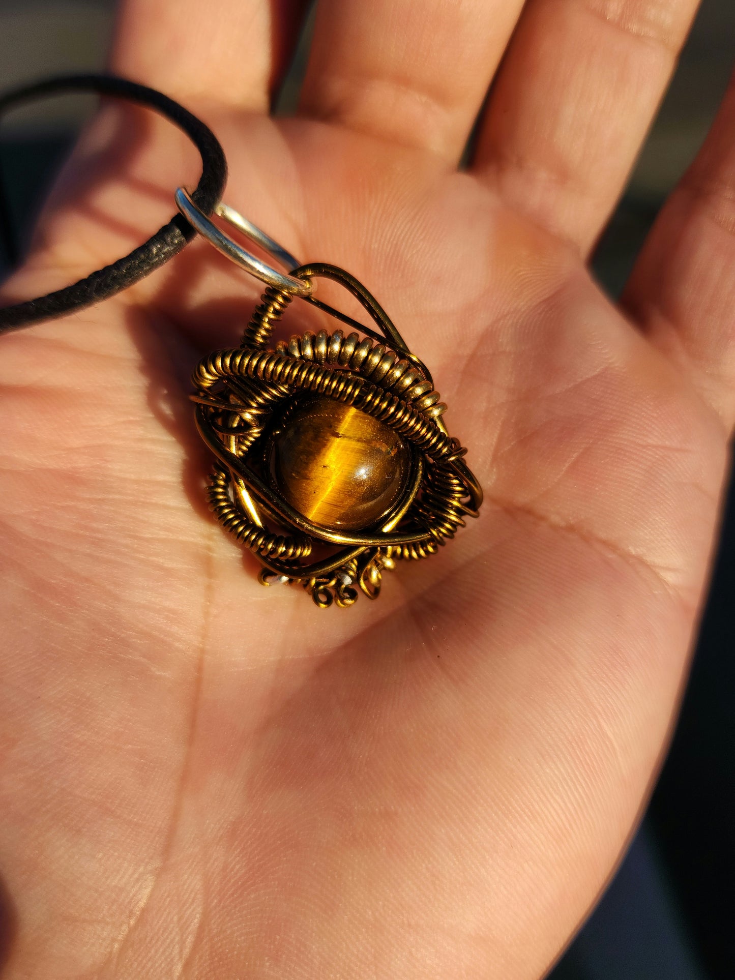 Primordial Vision. Golden Tigers necklace. Made by Eyesthatburnthemind.