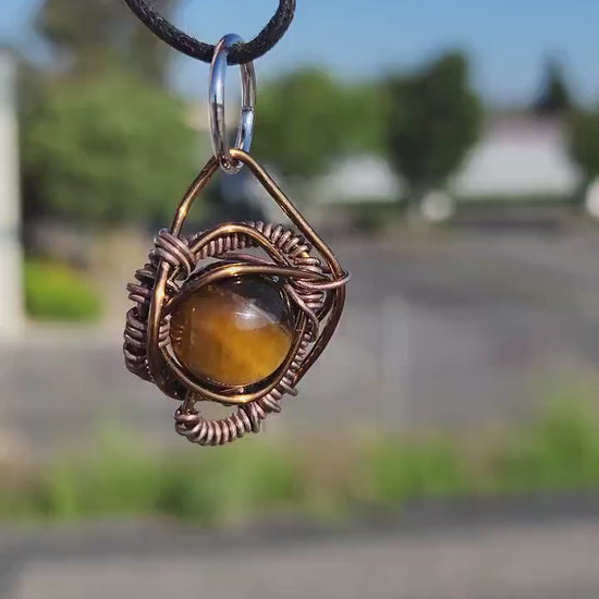 Primordial Vision. Golden Tigers Eye necklace. Made by Eyesthatburnthemind.